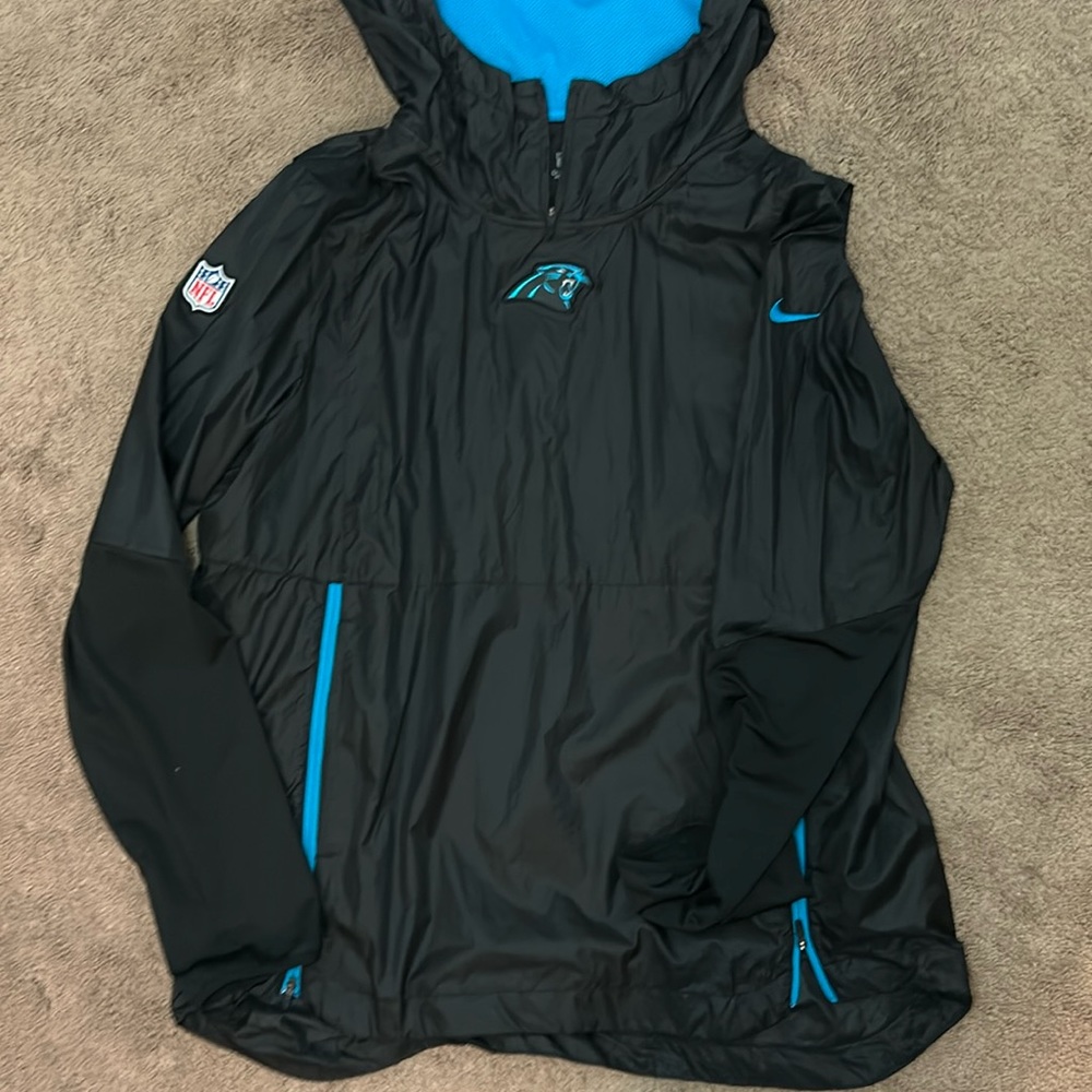 Nike size large On-Field Carolina Panthers Repel Hooded Windbreaker Jacket Black